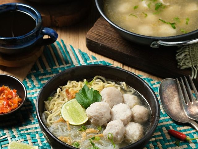 Bakso dan produk laut beku